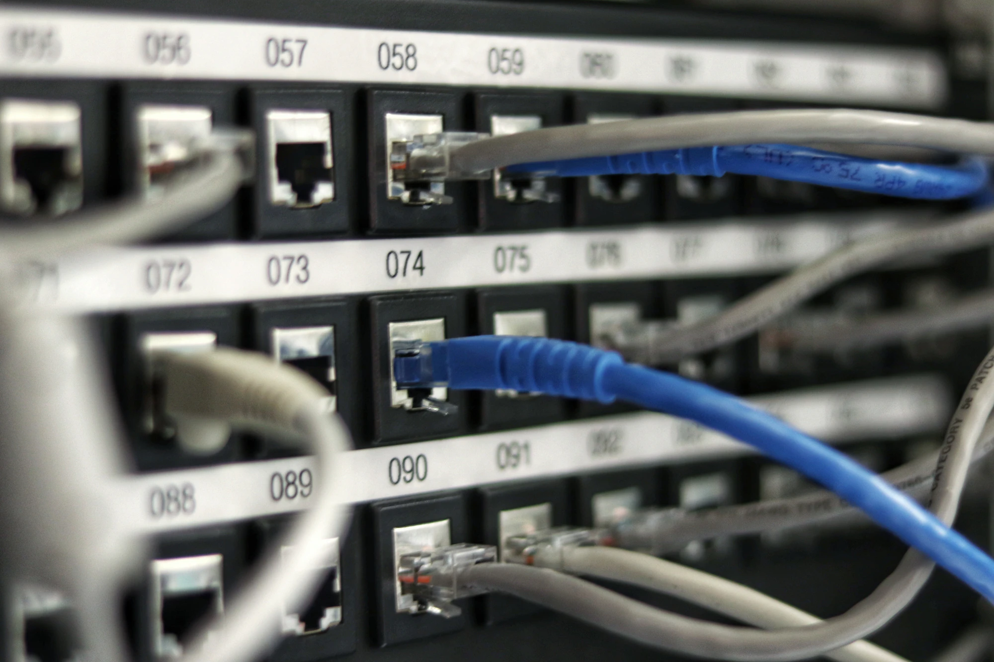 Structured cabling and patch panel in a modern data centre